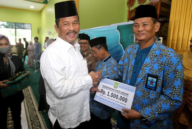 Salurkan Insentif Guru Ngaji, Rudi : Semoga Guru Ngaji Dapat Melahirkan Generasi Berakhlaqul Karimah