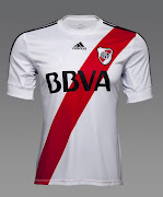 . manera exclusiva la nueva camiseta de River para la temporada 2012/2013.