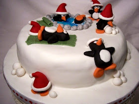 Penguin Christmas cake Wallpaper