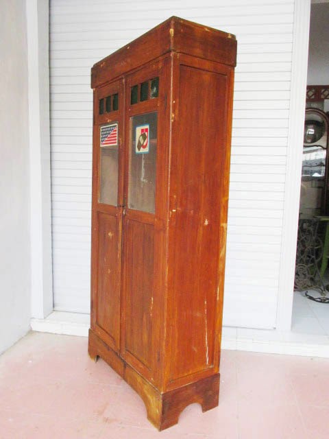 Selamat Datang di Tony s Antiques Lemari Kecil Dua Pintu 