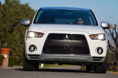 2010 Mitsubishi Outlander GT Front View