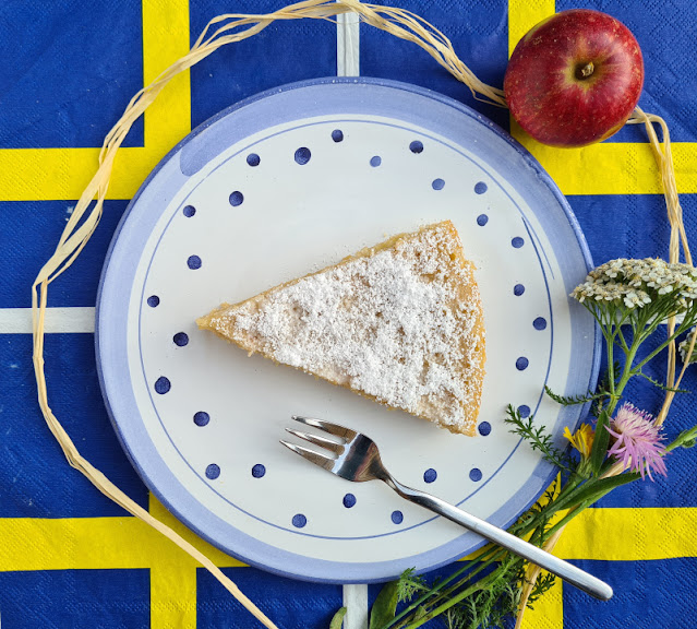 Alles mit Äpfeln. 10 einfache Apfel-Rezepte, Tipps zur Zubereitung & Ideen zur Verwertung. Dieser schwedische Kuchen mit Äpfeln ist einfach zu backen und schmeckt saftig.