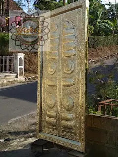 replika pintu kabah