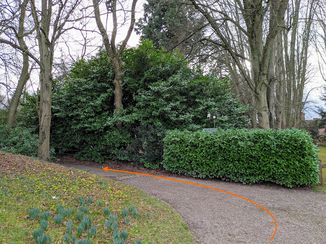 Turn left, still on Ayot St Peter footpath 19