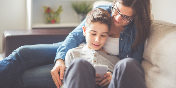 Google lança app para pais controlarem smartphones dos filhos