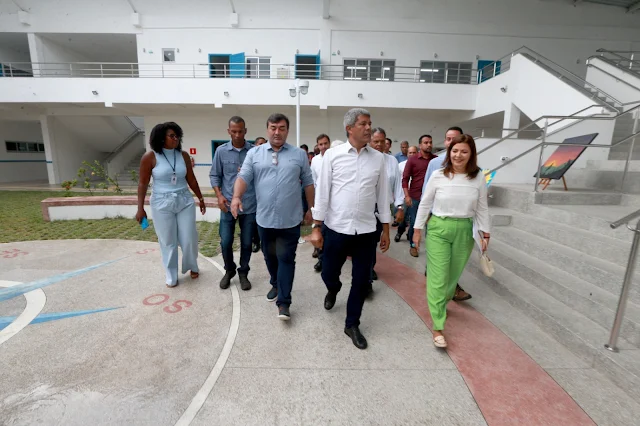 Em visita do governador, Jaguaripe é contemplado com entrega de escola de tempo integral e terminal turístico