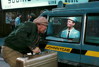 Ahhhnold starts an ill-fated JohnnyCab trip in Total Recall (older version)