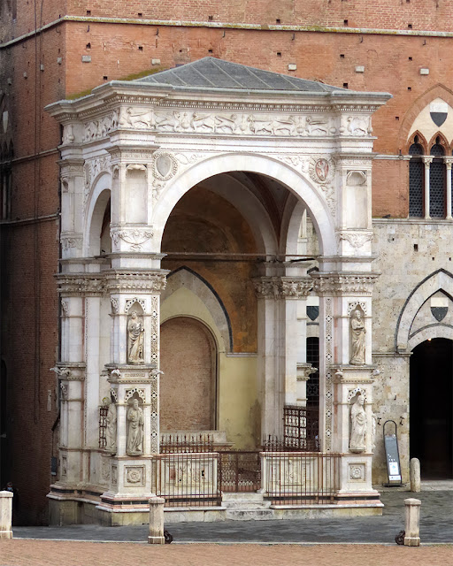 Cappella di Piazza, Piazza del Campo, Siena