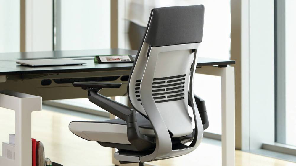 cara memilih kursi kerja kantor yang efektif ideal penopang tubuh punggung