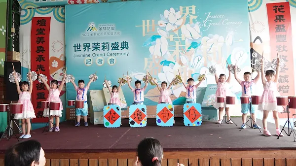 ▲花壇鄉立幼兒園開場表演。（記者林明佑攝）