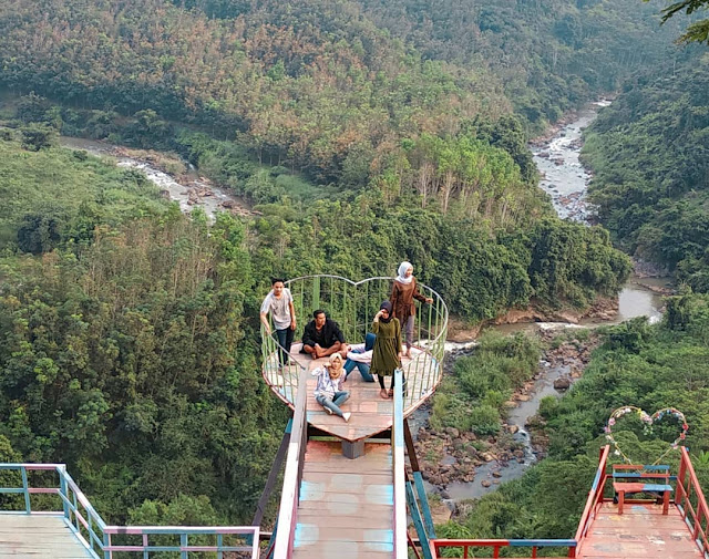 Wisata Jembatan Buntu Subah Batang