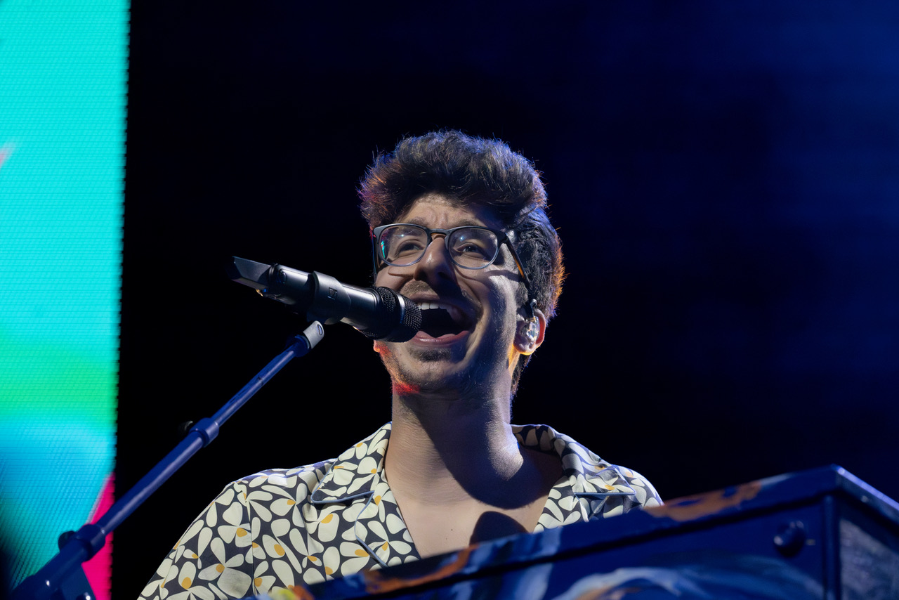 Ryan Met of AJR @ the Chase Center (Photo: Sean Reiter)