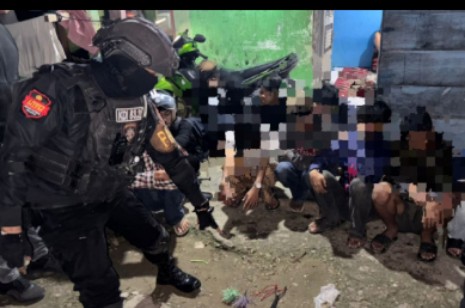 Delapan Remaja Di Duga Hendak Tawuran Diamankan , Sajam - Botol Miras Disita