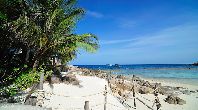 Koh Nang Yang Beach