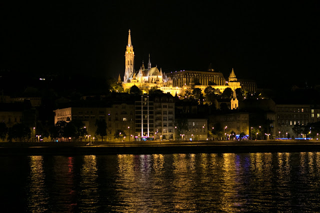 Collina del castello di notte-Budapest