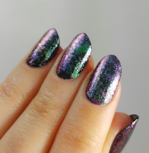 Born Pretty multichrome flakies with Sparkle & Co water based top coat