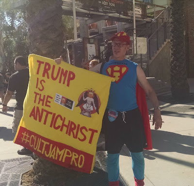 COMIC-CON hIPSTERMAN TRUMP ANTICHRIST