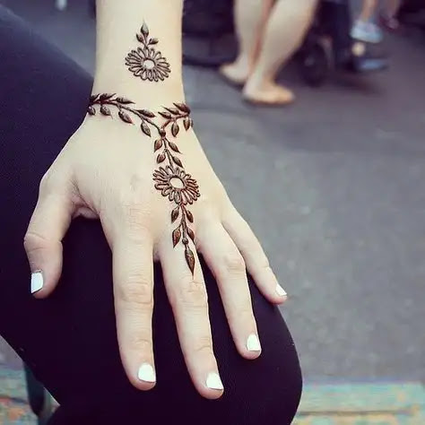 Gambar henna simple dan mudah ditiru untuk pemula