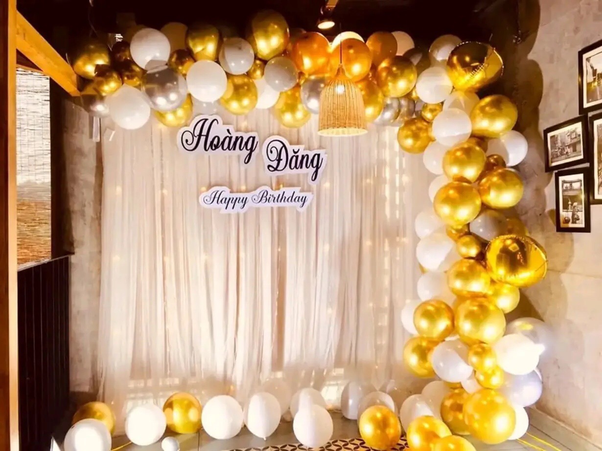 Trang trí bong bóng cho sinh nhật Chinsus Day  gudecoratecom