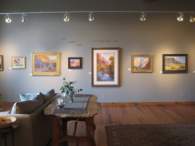 Roland Lee painting at the Bingham Gallery in Carmel Junction Utah