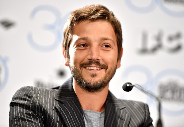 Diego Luna  lanza reto para consumir productos 100% mexicanos durante 1 semana,  Apoya a tu país vs Trump!!!"  ¿Te sumas?