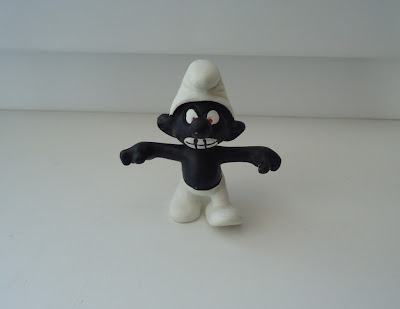 Black Angry Hard to Find Smurf Peyo W.Germany Schleich Emblem 2.0007 Schtroumpfe