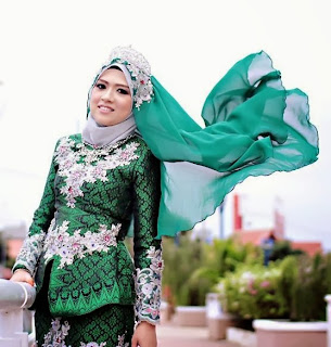 Priceless Love Hot Trend Baju  Pengantin  2013 Emerald  