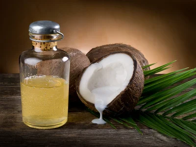 12 Benefícios de saúde do óleo de coco