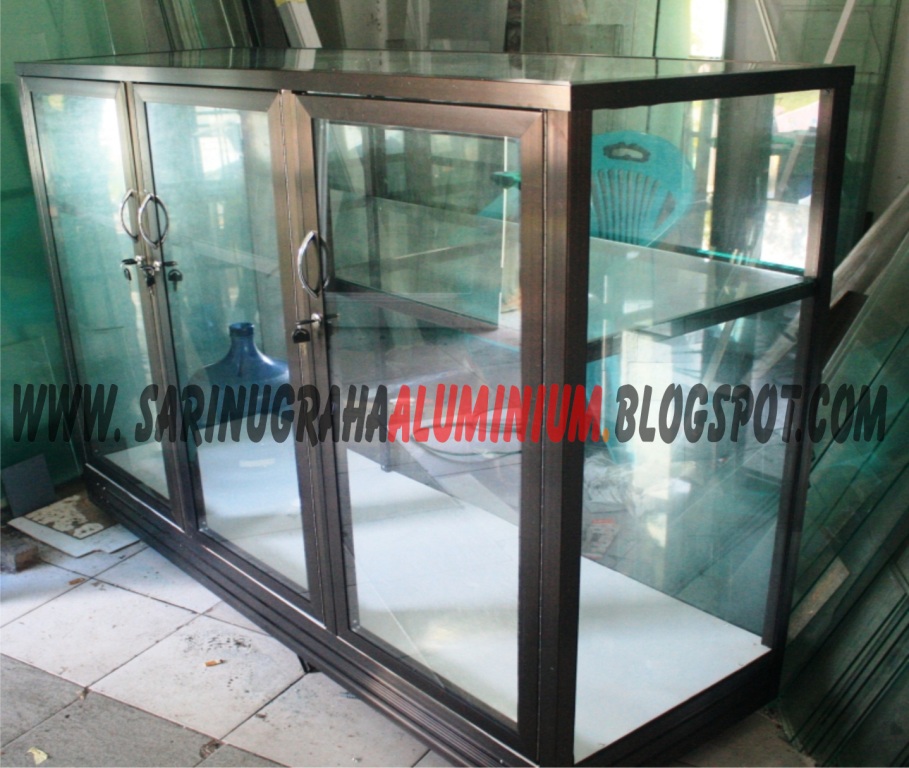 Sari Nugraha Aluminium  Kaca Construction desain etalase 