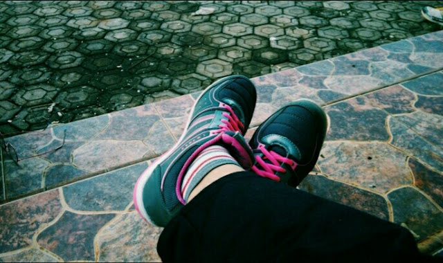 Sepatu jogging joging