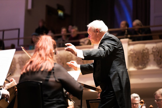 Yan Pascal Tortelier and Iceland Symphony Orchestra (Photo Benjamin Ealovega)