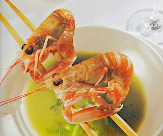 Crème de poireaux et pommes de terre aux queues de langoustines