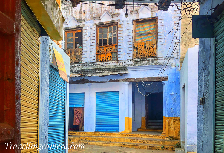 Varanasi is a city in the northern Indian state of Uttar Pradesh and is known by several names due to its rich cultural, religious, and historical significance. Some of the most common names given to Varanasi are:  Kashi: This is the most popular name for Varanasi and is derived from the ancient city of Kashi that once stood on the banks of the Ganges. Kashi is also believed to be the abode of Lord Shiva, and the city is often referred to as the "City of Light" or "City of Shiva."