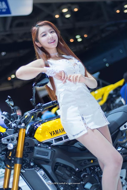 Kim Ha Eum Busan International Motor Show 2016