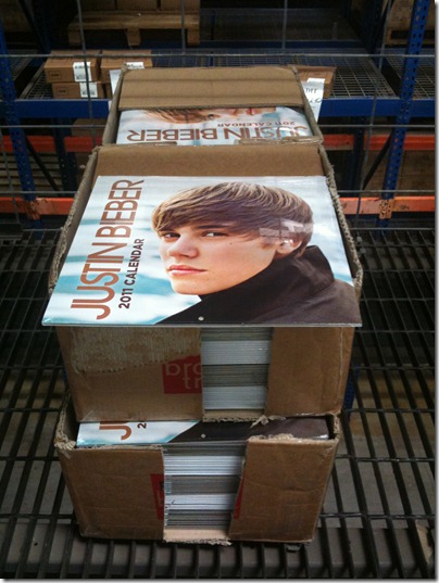  fan of this teen pop star, then grab this Justin Bieber 2011 Calendar .