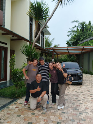 tanz asal australia pakai private driver di bandung