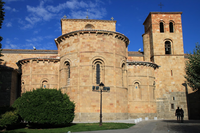 Авила, Испания – церковь (Avila, Spain)
