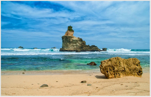 Pantai Buyutan;Top Destinasi Wisata Pacitan