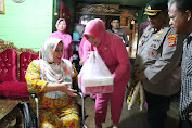 Kapolres Tulang Bawang Bagikan Kursi Roda Gratis di Lima Lokasi
