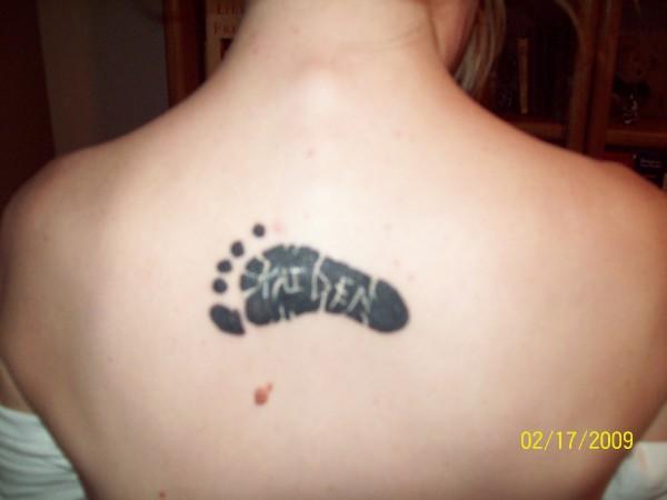 Kid foot tattoo. Foot Tattoos representing your children, are you have baby