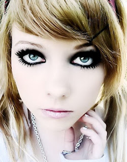 Medium Emo Hairstyles for Women