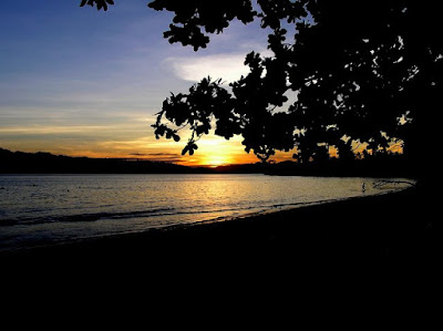 Eksotisme sunset di Pantai Natsepa