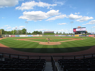 Home to center, Dow Diamond