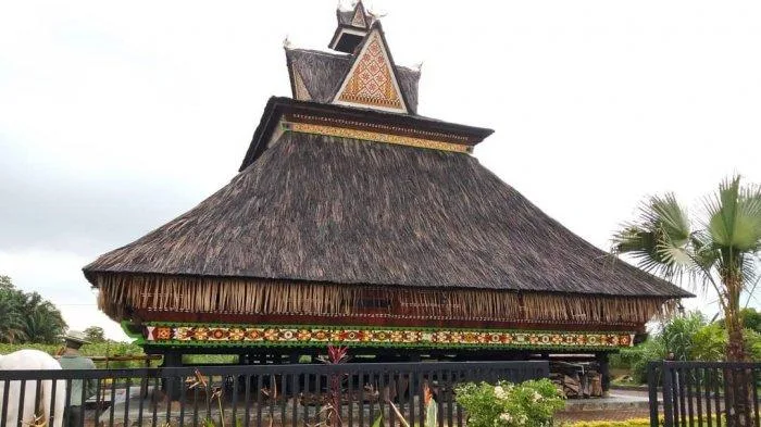 8 Rumah Adat Sumatera Utara Beserta Gambar Dan Penjelasannya - Rumah adat sumatera utara