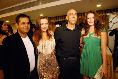 Vindu Dara Singh with wife Dina