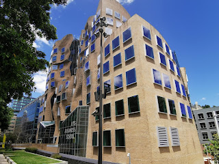 Ultimo | Brown Paper Bag building || Frank Gehry