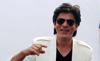 nice-smiling-snap-of-shahrukhkhan