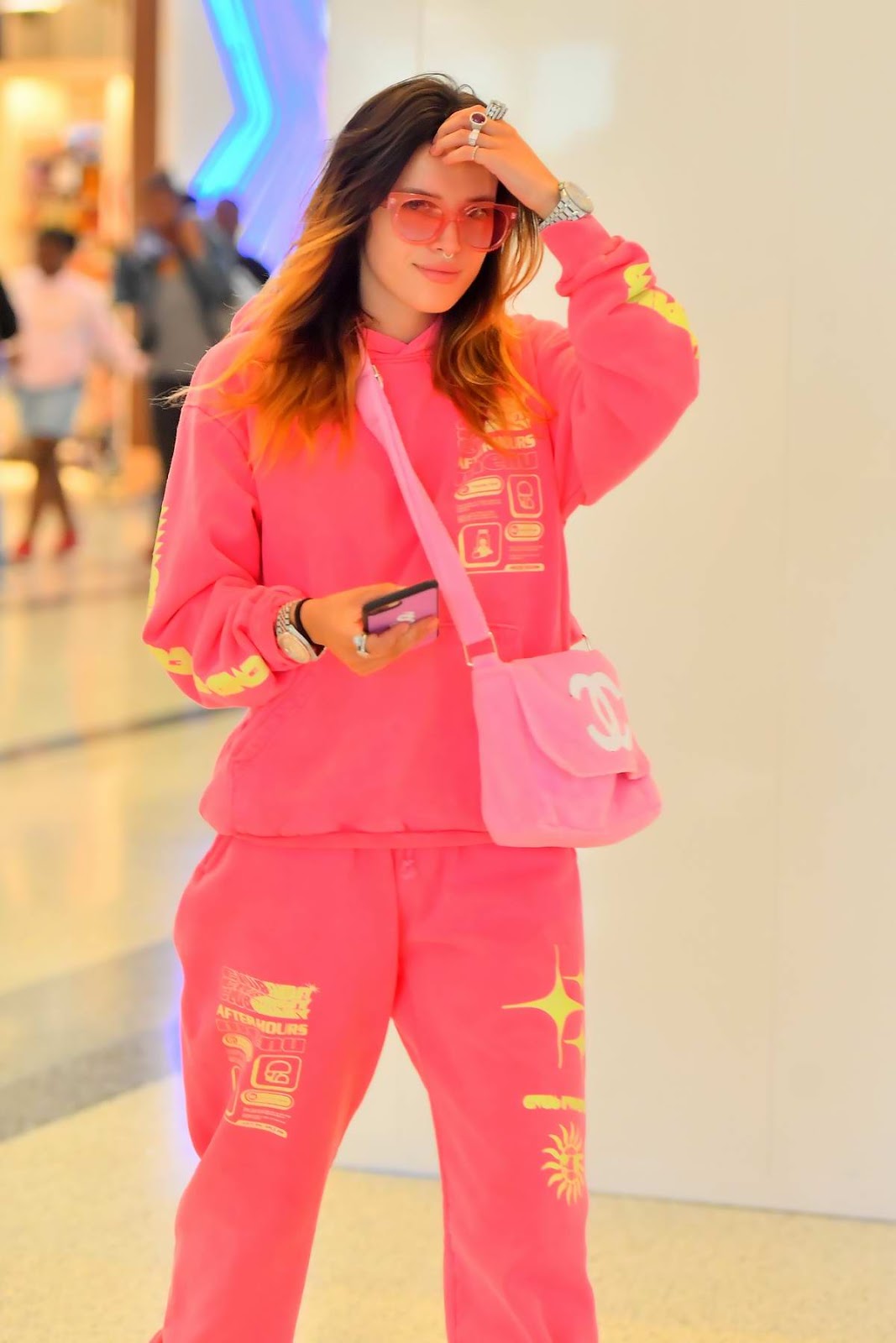 Bella Thorne celebrities travel outfits ideas