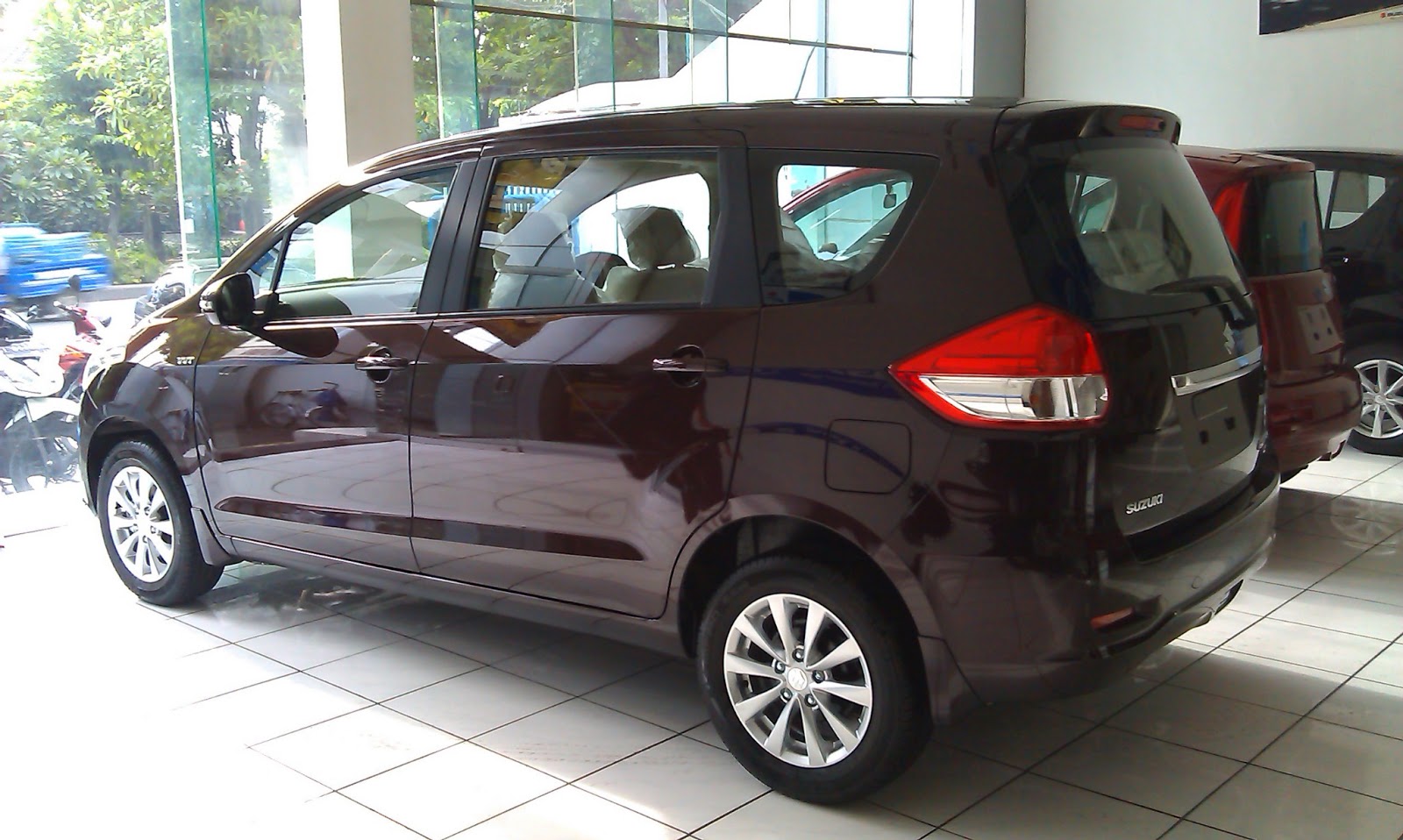 Suzuki Mobil Surabaya Jawa Timur READY UNIT SUZUKI ERTIGA MATIC