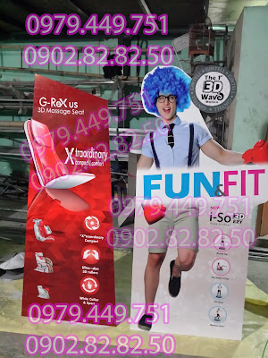 standee khung sắt hình người